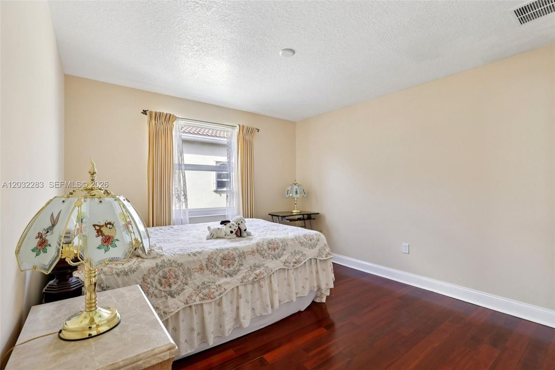For Sale: $999,000 (5 beds, 3 baths, 3628 Square Feet)