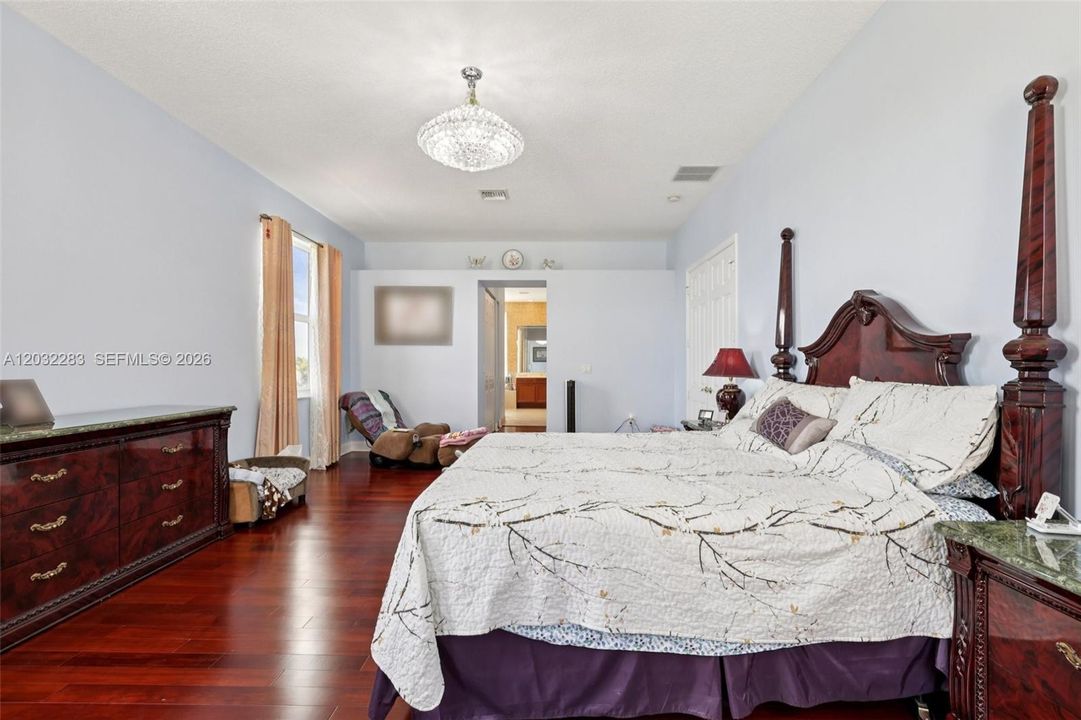 For Sale: $999,000 (5 beds, 3 baths, 3628 Square Feet)