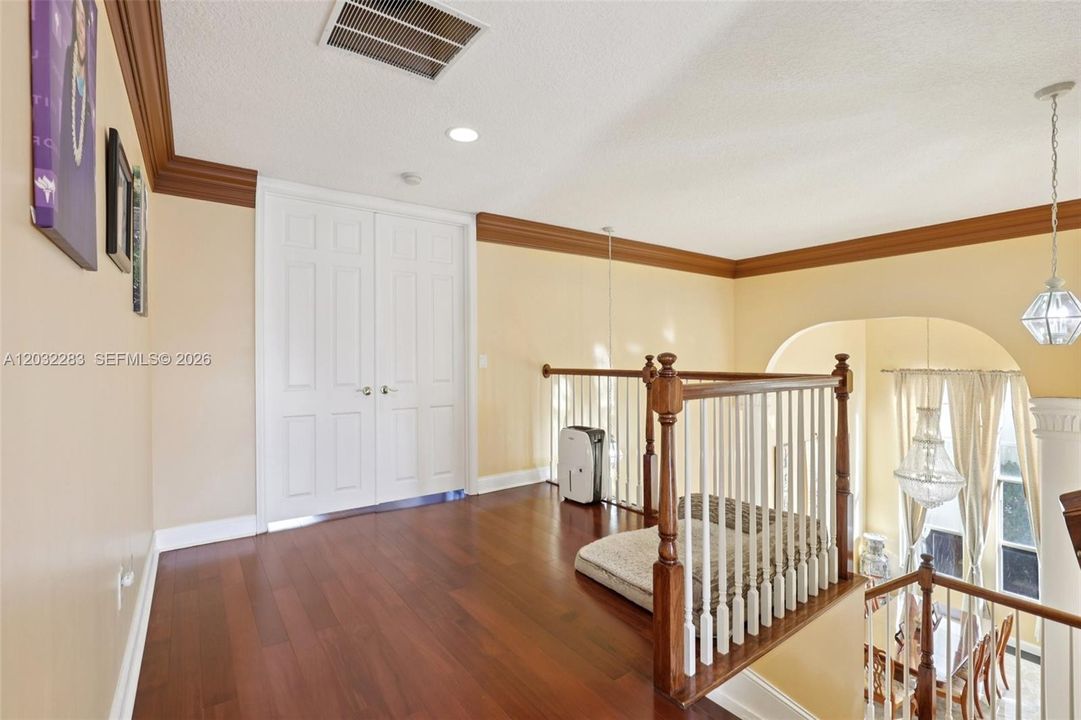 For Sale: $999,000 (5 beds, 3 baths, 3628 Square Feet)