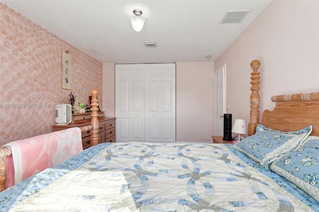 For Sale: $999,000 (5 beds, 3 baths, 3628 Square Feet)