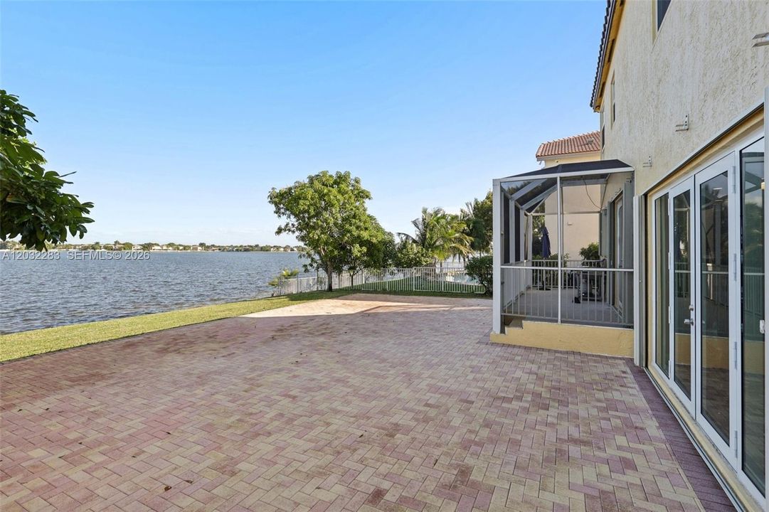 For Sale: $999,000 (5 beds, 3 baths, 3628 Square Feet)