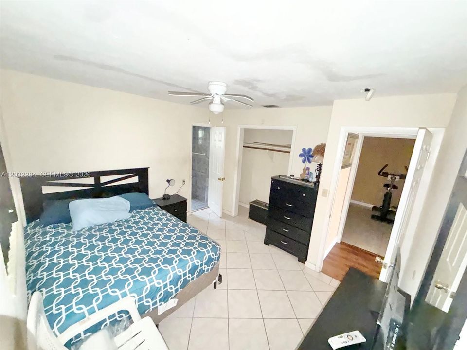 For Sale: $459,000 (3 beds, 1 baths, 1025 Square Feet)