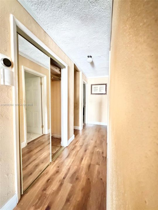 For Sale: $459,000 (3 beds, 1 baths, 1025 Square Feet)