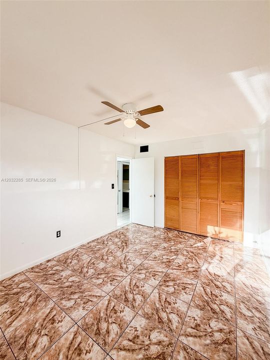 For Rent: $2,100 (2 beds, 1 baths, 768 Square Feet)