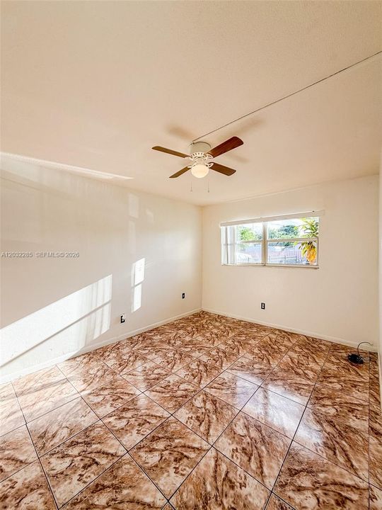 For Rent: $2,100 (2 beds, 1 baths, 768 Square Feet)
