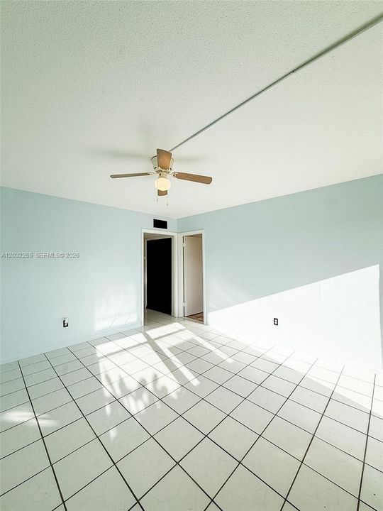 For Rent: $2,100 (2 beds, 1 baths, 768 Square Feet)