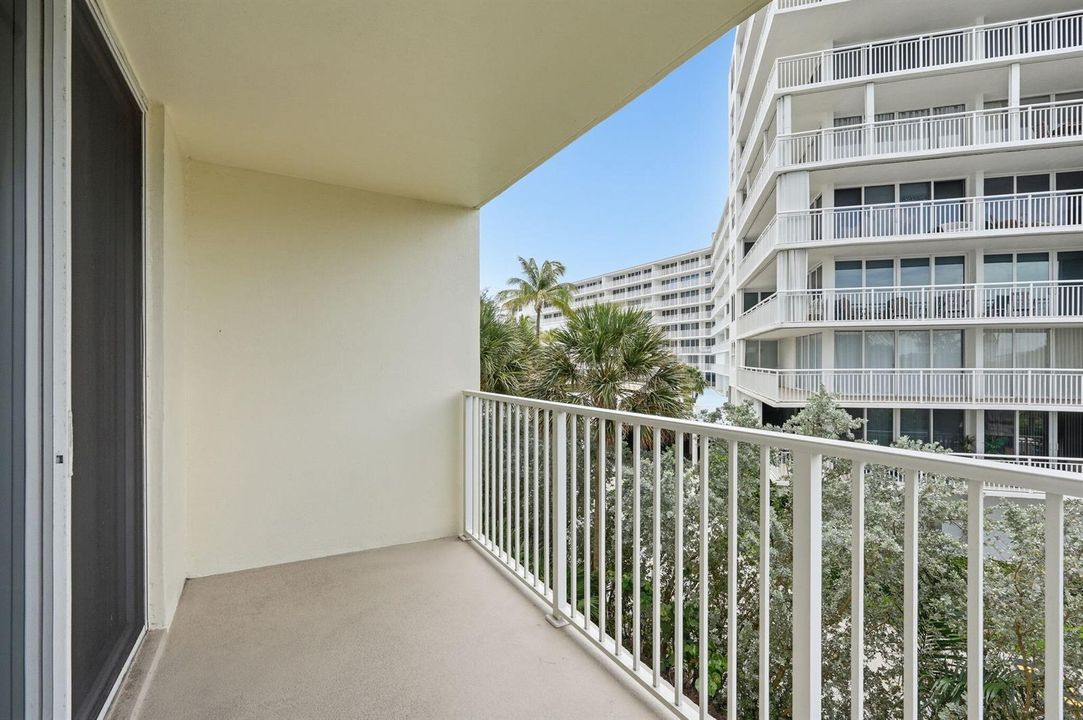 21-web-or-mls-3540_S_Ocean_Blvd_APT_310_