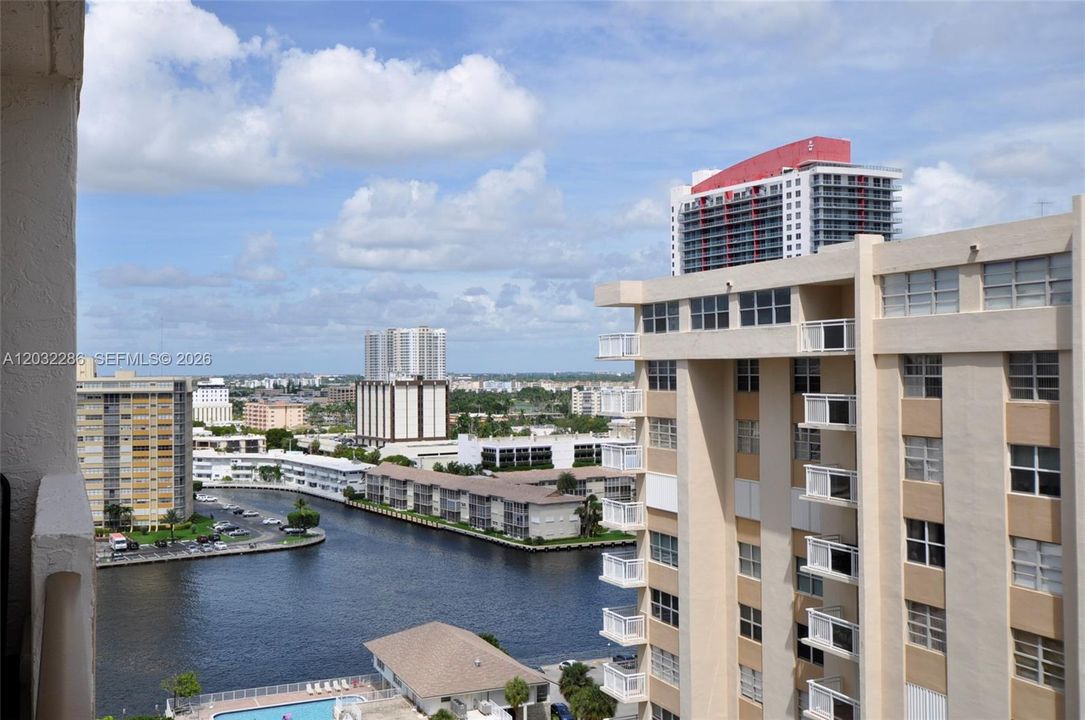 For Rent: $2,900 (2 beds, 2 baths, 1710 Square Feet)