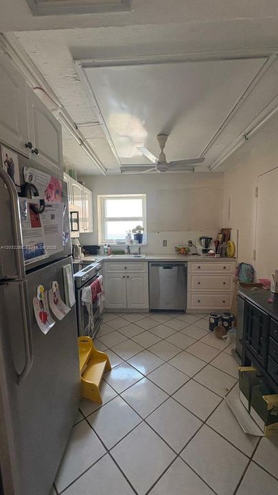 For Rent: $2,900 (2 beds, 2 baths, 1710 Square Feet)