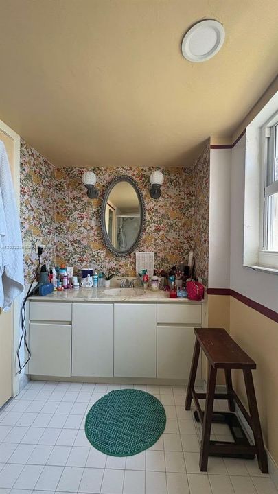 For Rent: $2,900 (2 beds, 2 baths, 1710 Square Feet)