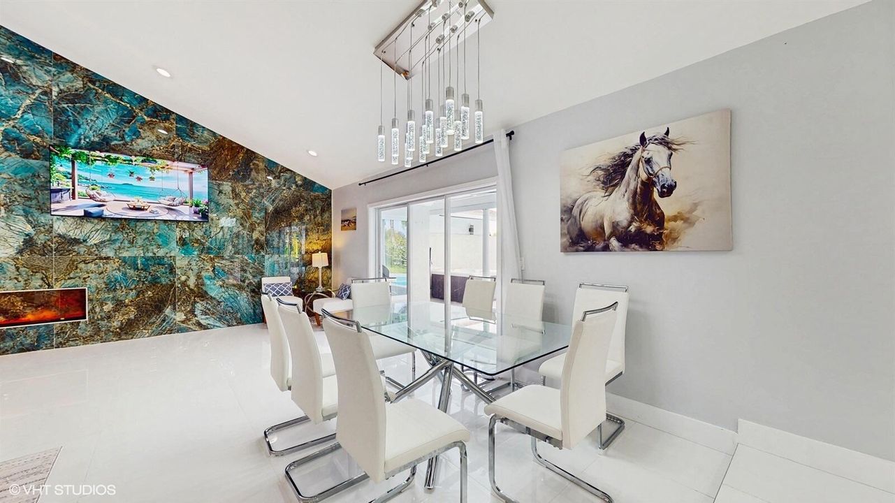 09_11647AnhingaDr_2009_Large