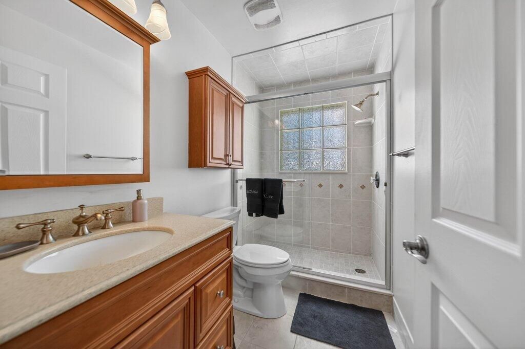 guestbath2.jpg-SMALL