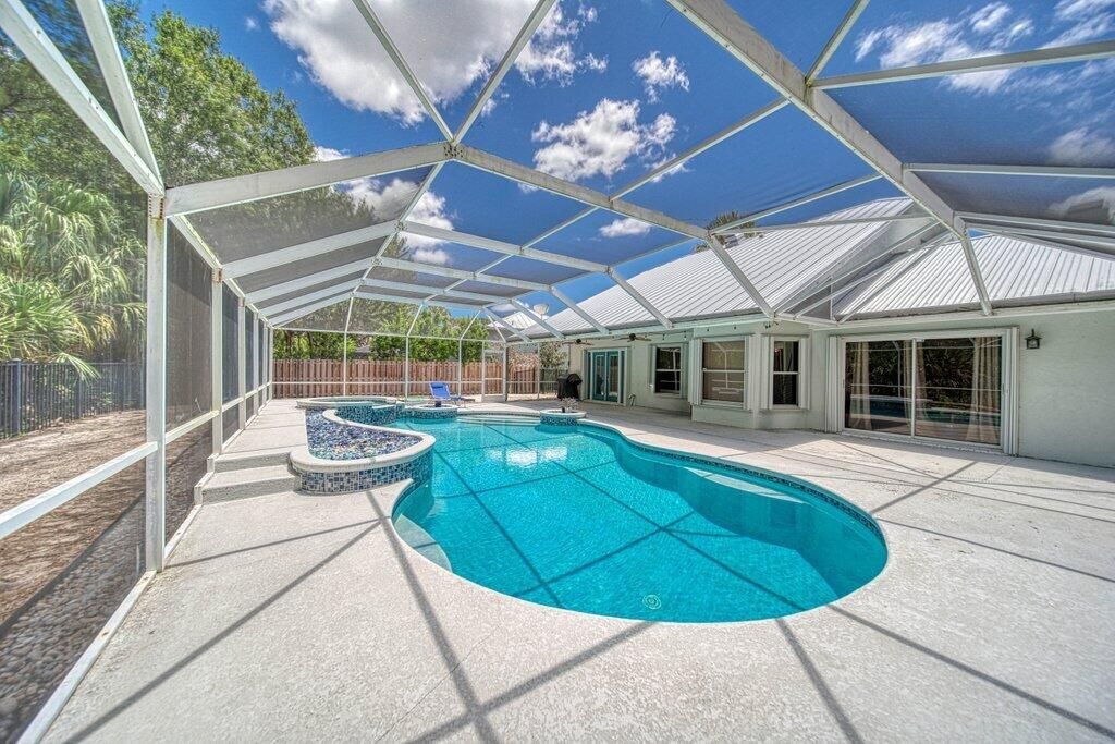 pool2.jpg-SMALL