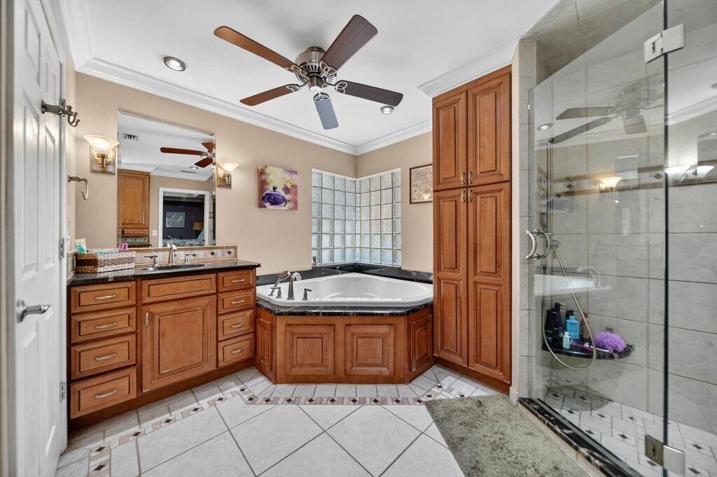 primarybath2.jpg-SMALL