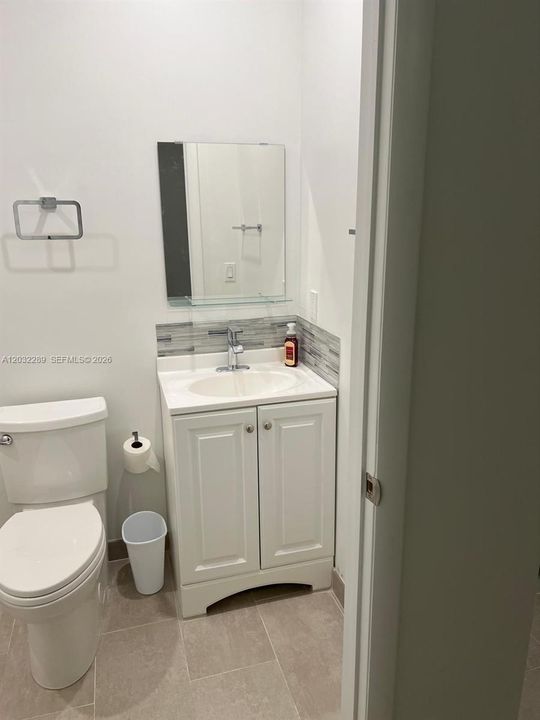 For Rent: $1,298 (1 beds, 1 baths, 1946 Square Feet)