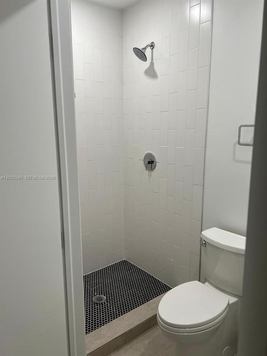 For Rent: $1,298 (1 beds, 1 baths, 1946 Square Feet)