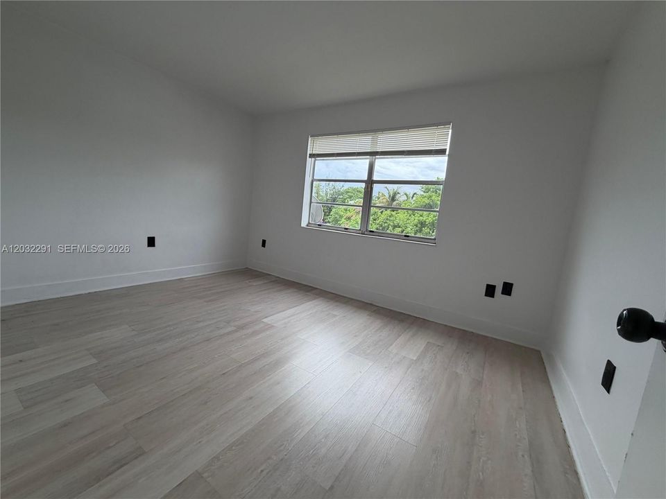 For Rent: $2,200 (2 beds, 1 baths, 31685 Square Feet)