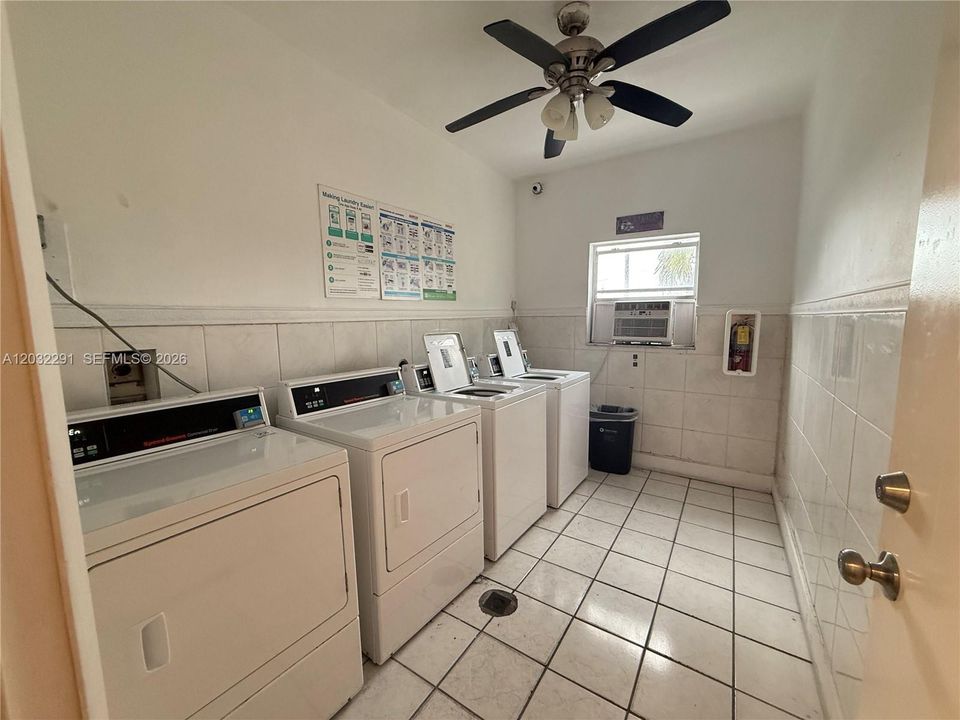 For Rent: $2,200 (2 beds, 1 baths, 31685 Square Feet)