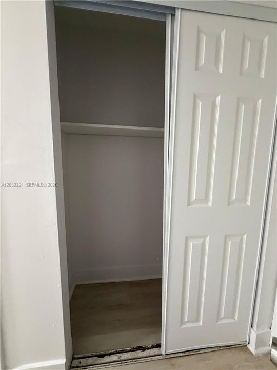 For Rent: $2,200 (2 beds, 1 baths, 31685 Square Feet)