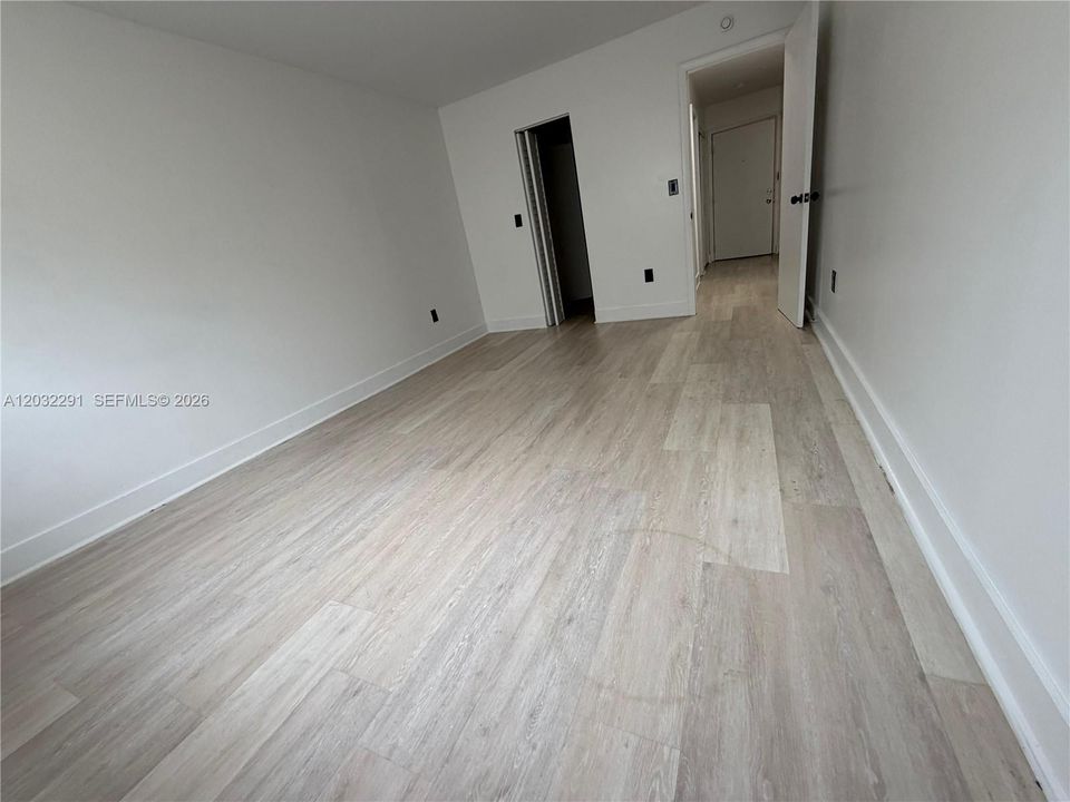 For Rent: $2,200 (2 beds, 1 baths, 31685 Square Feet)