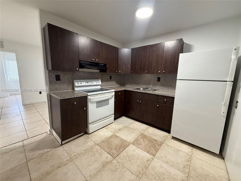 For Rent: $2,200 (2 beds, 1 baths, 31685 Square Feet)