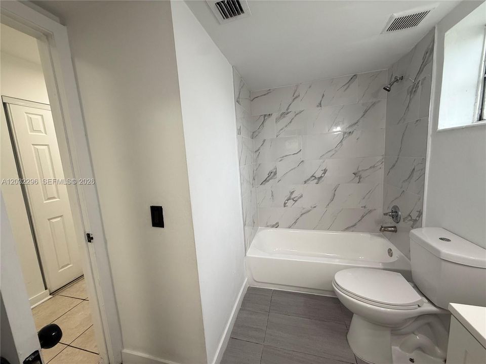 For Rent: $2,200 (2 beds, 1 baths, 31685 Square Feet)