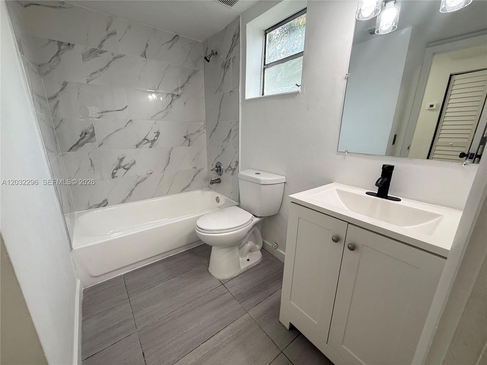 For Rent: $2,200 (2 beds, 1 baths, 31685 Square Feet)
