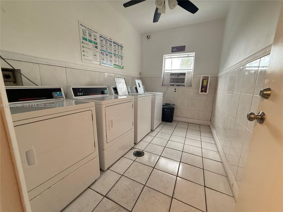 For Rent: $2,200 (2 beds, 1 baths, 31685 Square Feet)