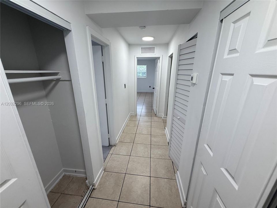 For Rent: $2,200 (2 beds, 1 baths, 31685 Square Feet)