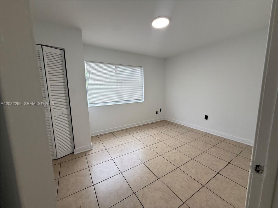For Rent: $2,200 (2 beds, 1 baths, 31685 Square Feet)