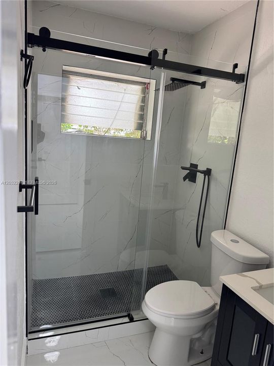 For Rent: $3,200 (3 beds, 1 baths, 850 Square Feet)