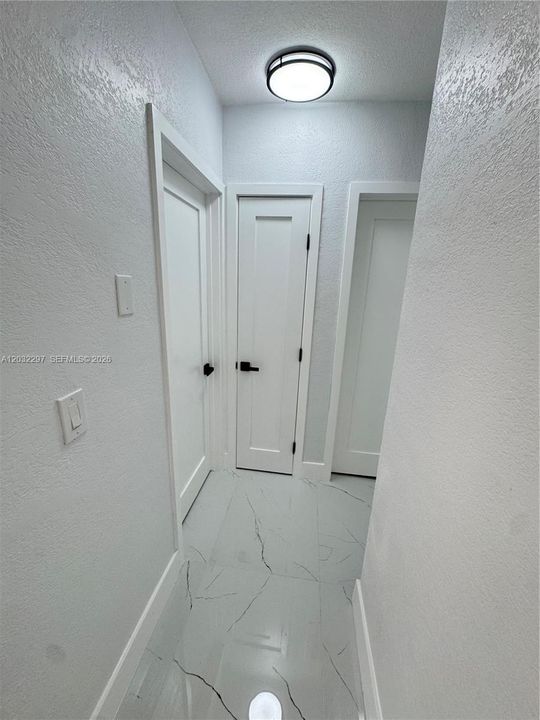 For Rent: $3,200 (3 beds, 1 baths, 850 Square Feet)