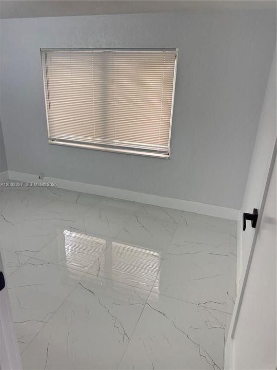 For Rent: $3,200 (3 beds, 1 baths, 850 Square Feet)