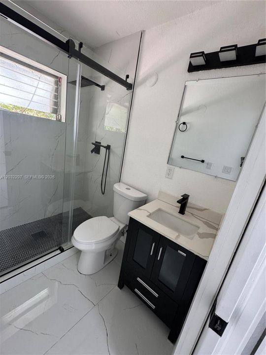 For Rent: $3,200 (3 beds, 1 baths, 850 Square Feet)