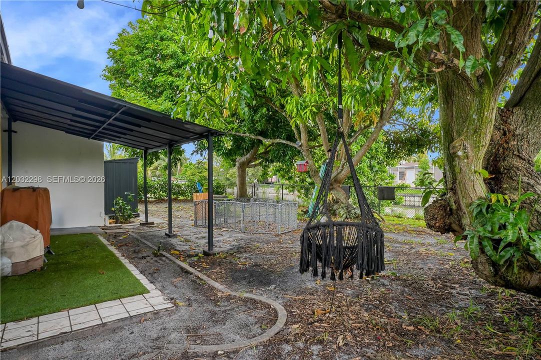 For Sale: $465,000 (3 beds, 2 baths, 1825 Square Feet)