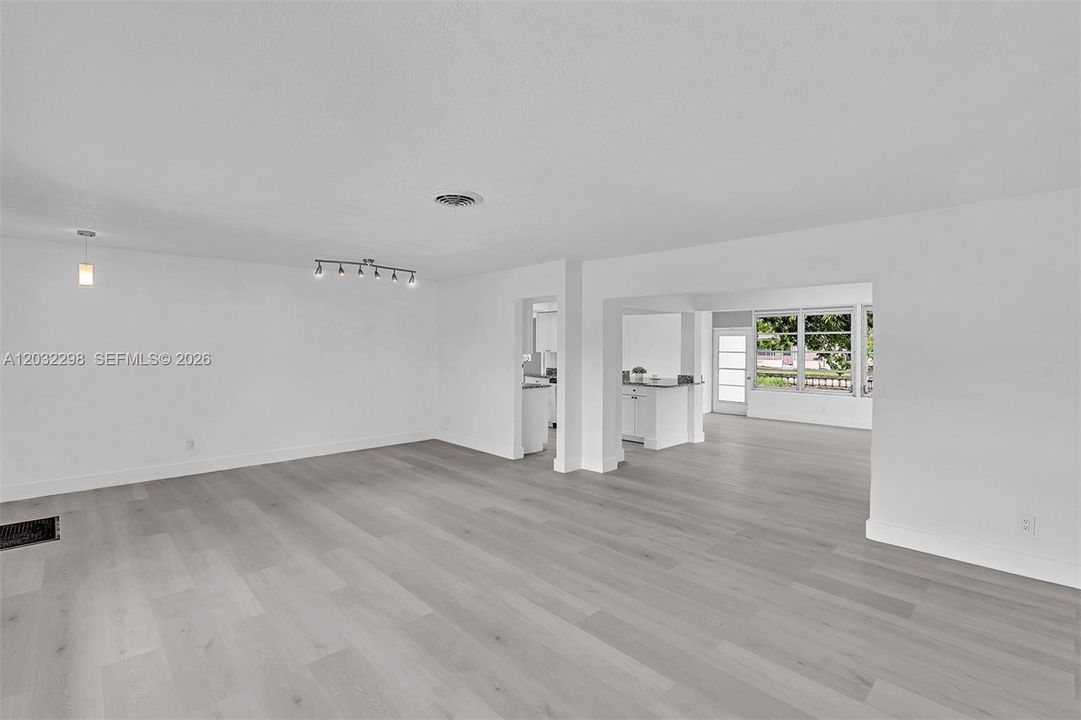 For Sale: $465,000 (3 beds, 2 baths, 1825 Square Feet)