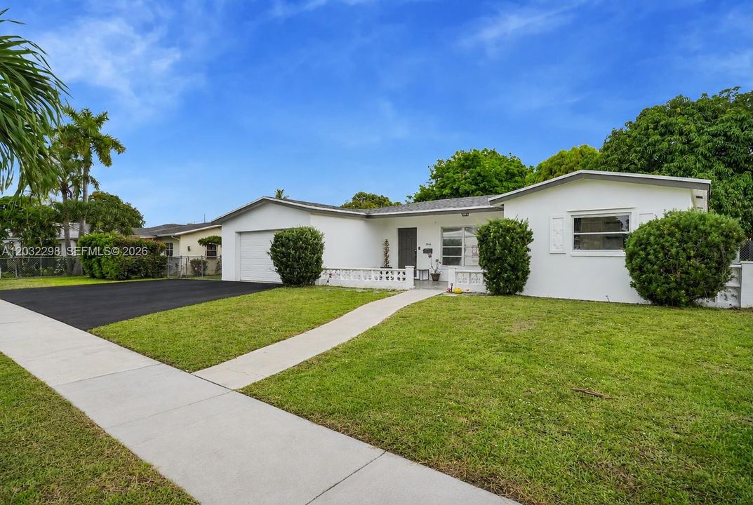 For Sale: $465,000 (3 beds, 2 baths, 1825 Square Feet)