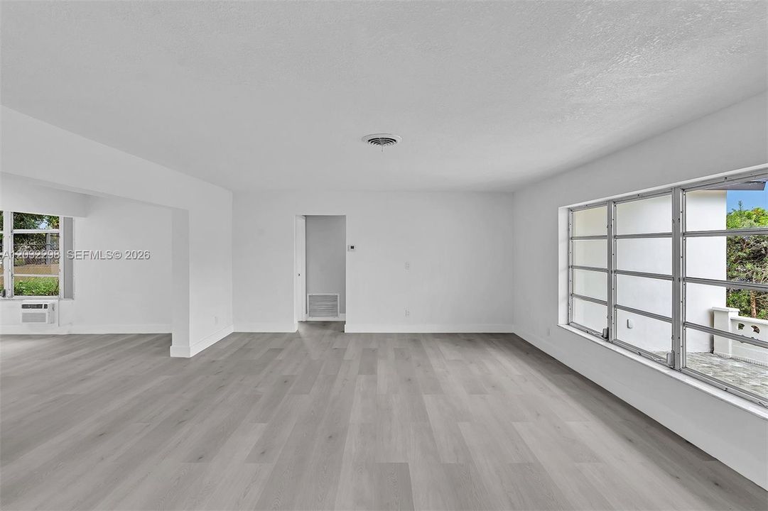 For Sale: $465,000 (3 beds, 2 baths, 1825 Square Feet)