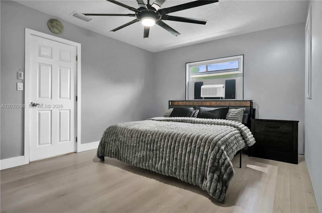 For Sale: $465,000 (3 beds, 2 baths, 1825 Square Feet)