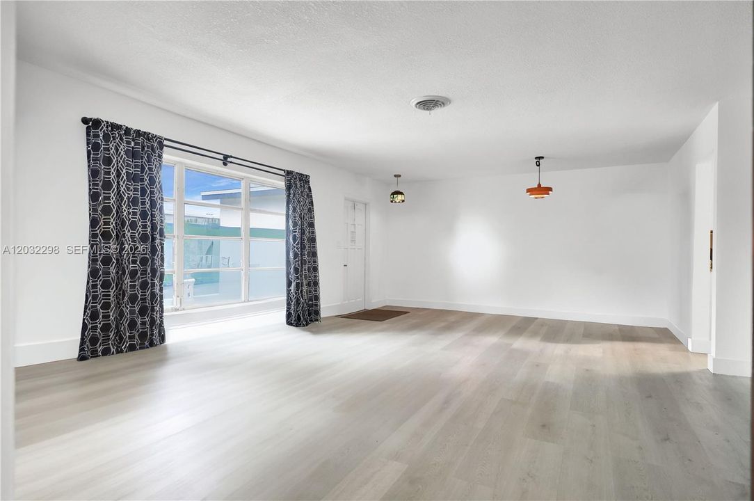 For Sale: $465,000 (3 beds, 2 baths, 1825 Square Feet)