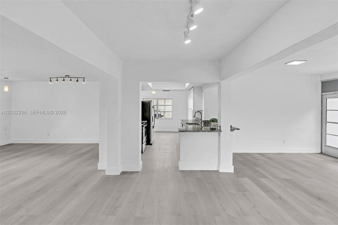 For Sale: $465,000 (3 beds, 2 baths, 1825 Square Feet)