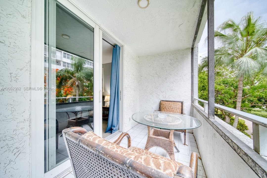 For Sale: $499,000 (2 beds, 2 baths, 1920 Square Feet)