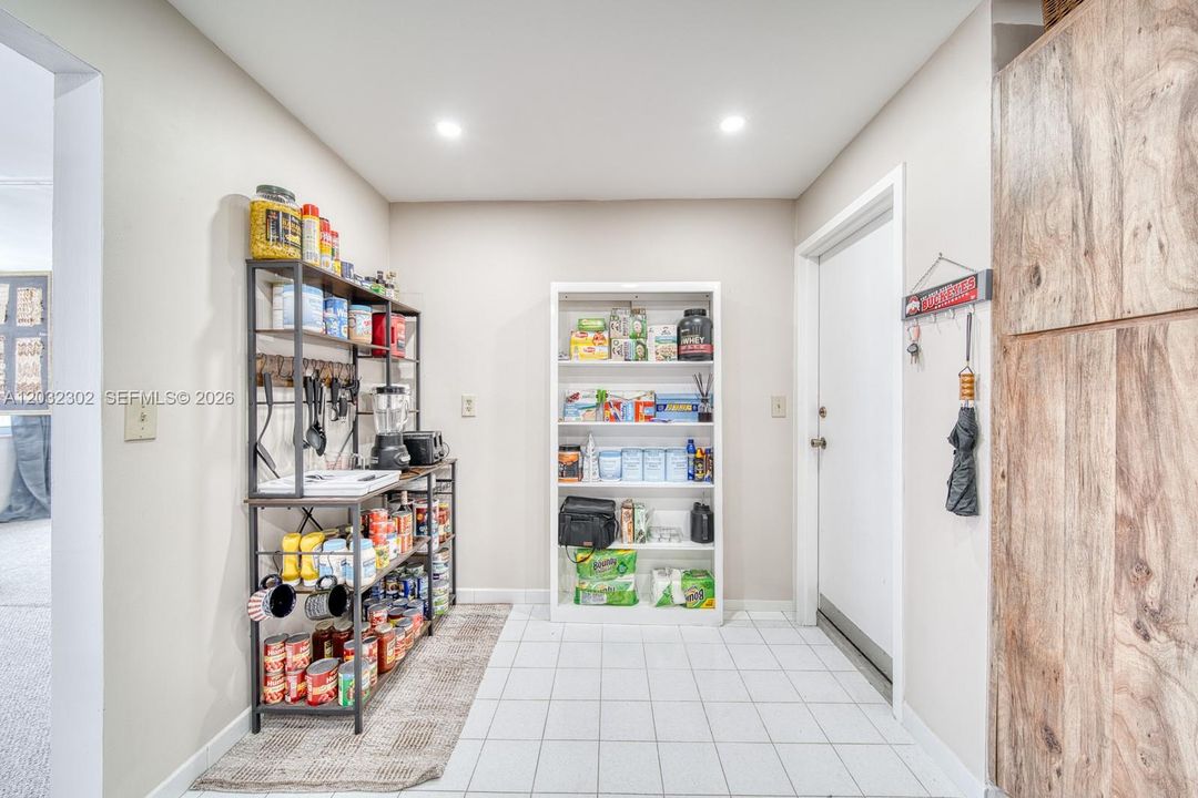 For Sale: $499,000 (2 beds, 2 baths, 1920 Square Feet)