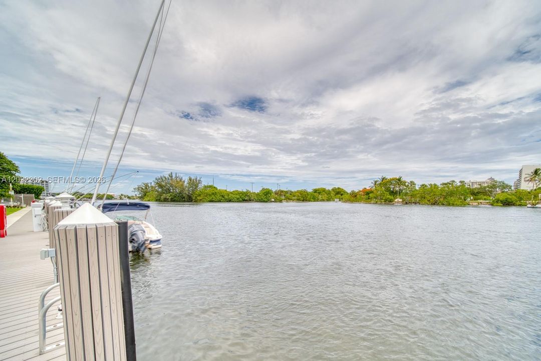 For Sale: $499,000 (2 beds, 2 baths, 1920 Square Feet)