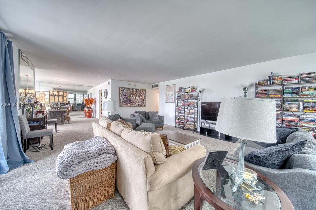 For Sale: $499,000 (2 beds, 2 baths, 1920 Square Feet)
