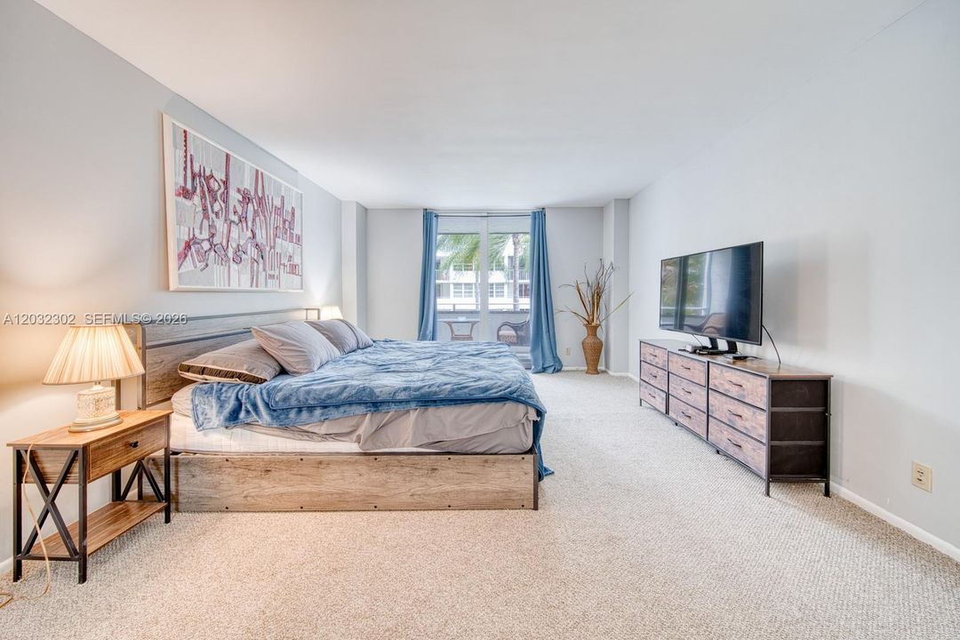 For Sale: $499,000 (2 beds, 2 baths, 1920 Square Feet)