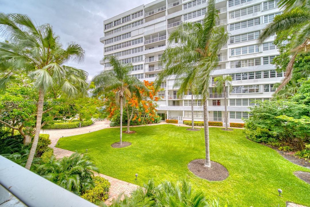 For Sale: $499,000 (2 beds, 2 baths, 1920 Square Feet)