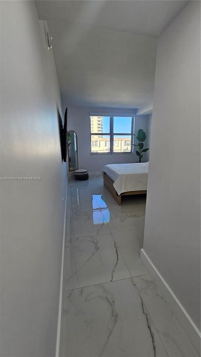 For Rent: $3,950 (1 beds, 1 baths, 870 Square Feet)