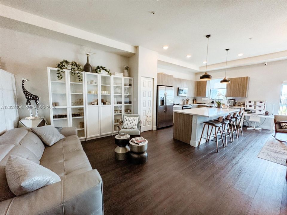 For Sale: $465,000 (3 beds, 2 baths, 1345 Square Feet)