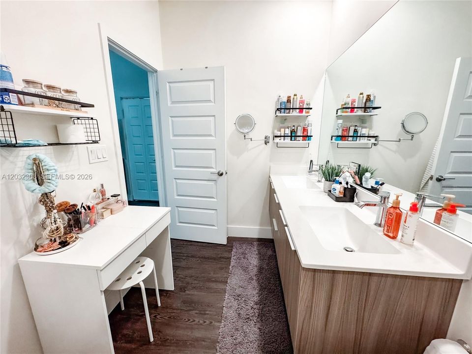 For Sale: $465,000 (3 beds, 2 baths, 1345 Square Feet)